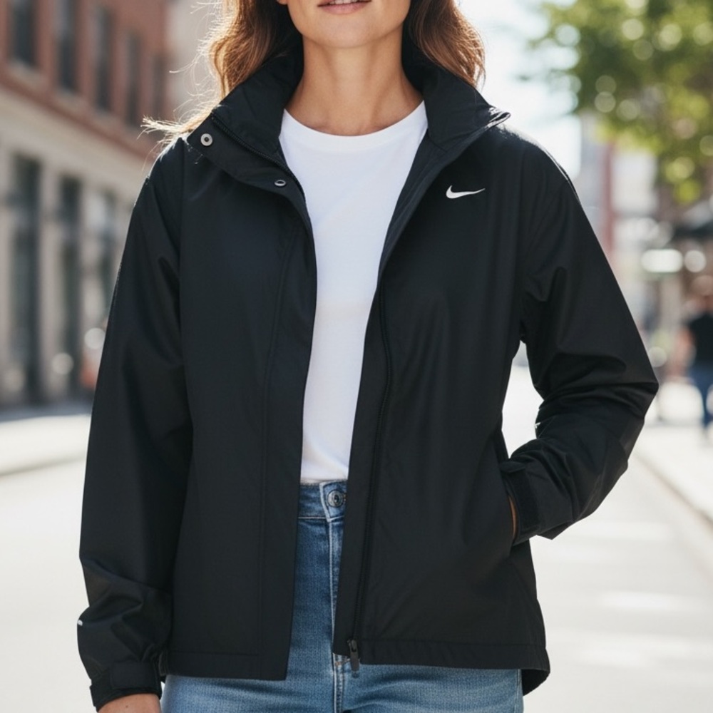 Nike Women's Fast Repel Running Jacket Black Windbreaker
Size XL‎ FB7451-010